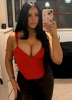 Carla Maria (Instagram)